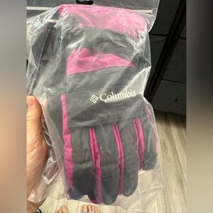 Columbia gloves. Read below for all info